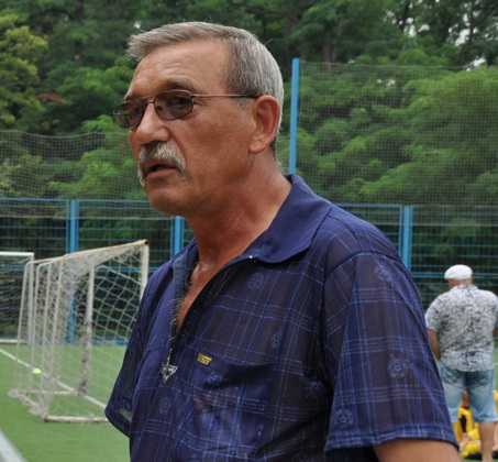 Сегодня свой 75-летний Юбилей отмечает ветеран донского футбола, известный в прошлом вратарь, один из лучших детских тренеров области Василий Пономаренко
