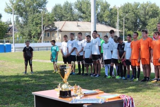 В поселке Шолоховский состоялся  районный футбольный турнир «На Кубок Атамана» 