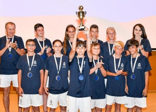 Юные футболисты из Ростова-на-Дону стали серебряными призерами международного турнира на кубок «Альма-2019»
