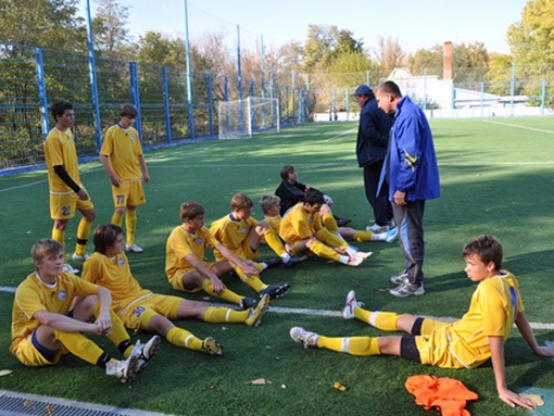 Команды ФШМ «Ростов» 1994 и 1995 годов рождения провели первые стыковые матчи за выход в финал России 2011 года