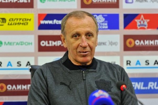 Сегодня один из самых авторитетных представителей донского тренерского цеха руководитель программы развития молодёжного футбола Академии ФК «Чайка» Юрий Лыков  отмечает 65-й день рождения