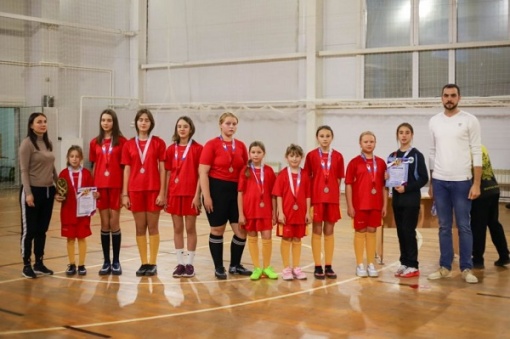 Девушки Ростовской области сыграли в мини-футбол в преддверии Дня Конституции 
