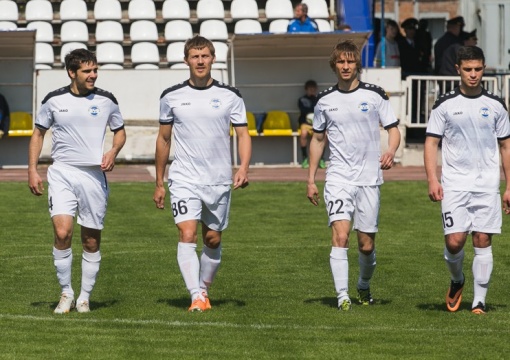 ФК «Таганрог»  уступил в перенесенном матче 33 тура