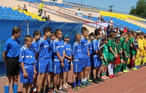 Восемь победителей зональных этапов   «Кожаного мяча» собрались в Новошахтинске
